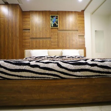 Hotel Royal Phoenix อัครา ภายนอก รูปภาพ
