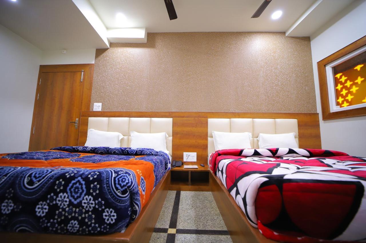 Hotel Royal Phoenix อัครา ภายนอก รูปภาพ