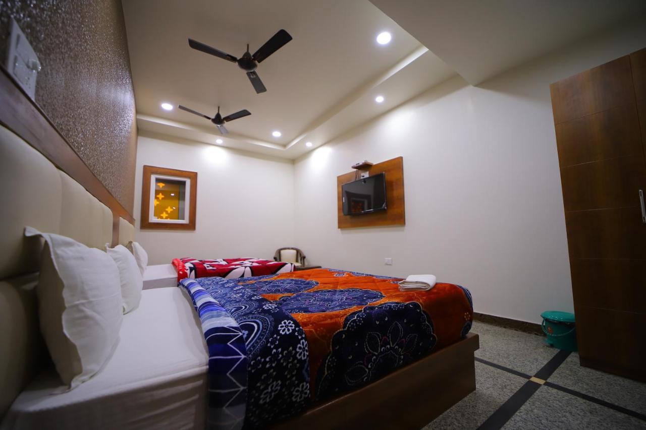 Hotel Royal Phoenix อัครา ภายนอก รูปภาพ