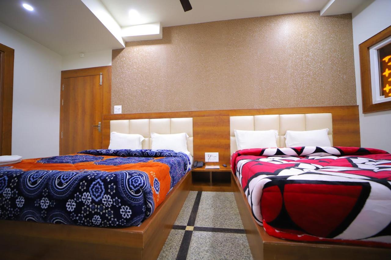 Hotel Royal Phoenix อัครา ภายนอก รูปภาพ