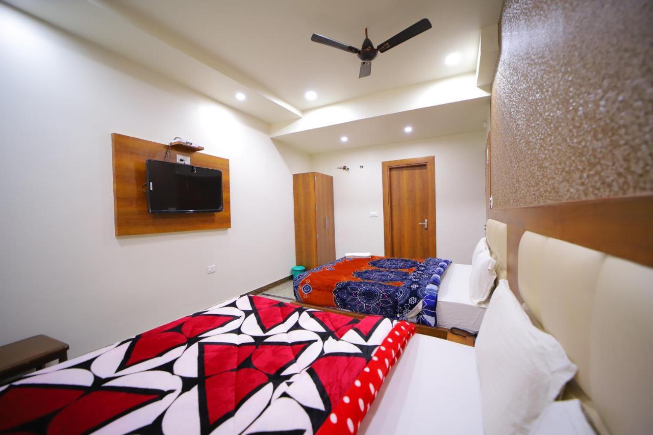 Hotel Royal Phoenix อัครา ภายนอก รูปภาพ
