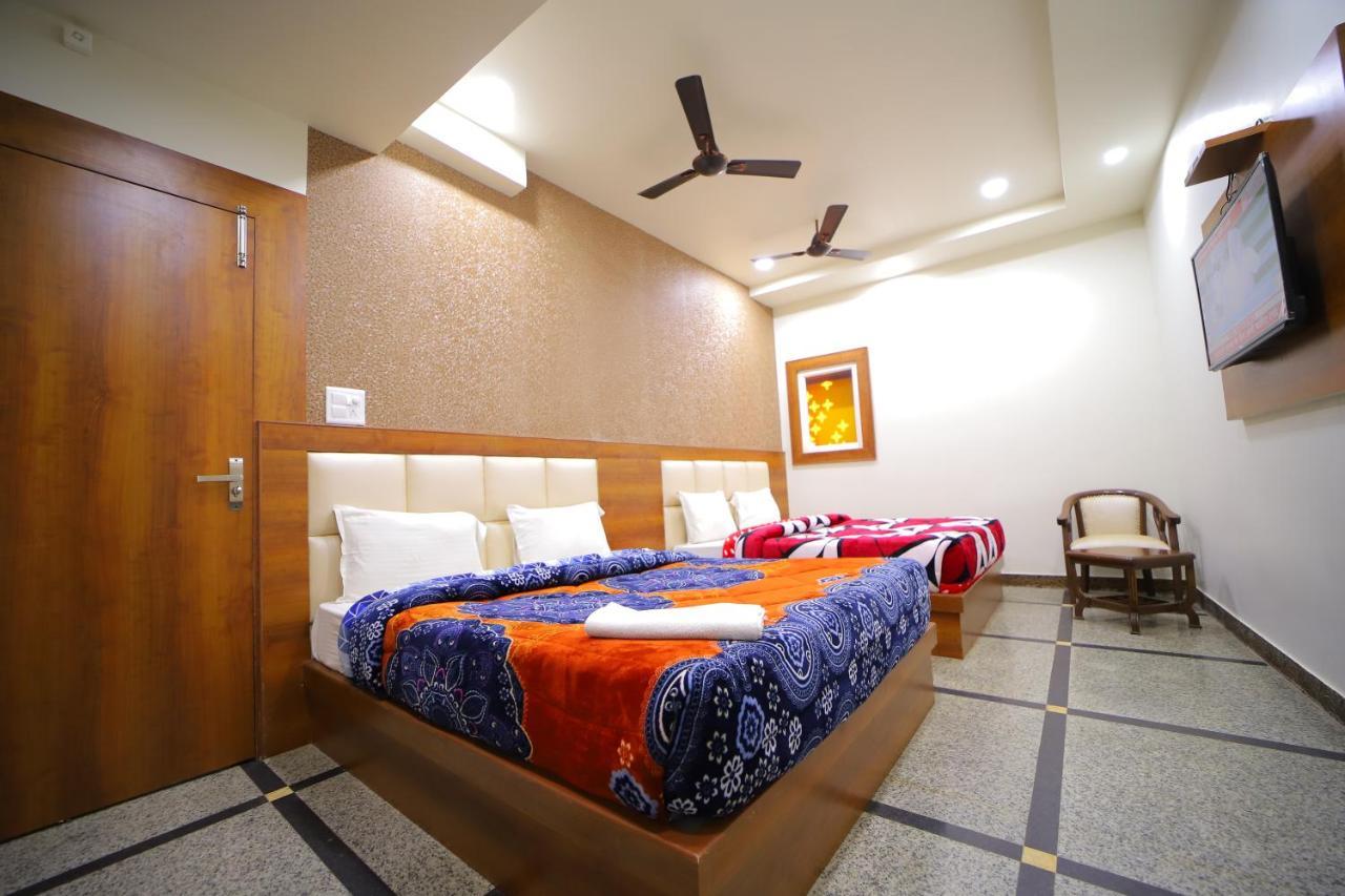 Hotel Royal Phoenix อัครา ภายนอก รูปภาพ