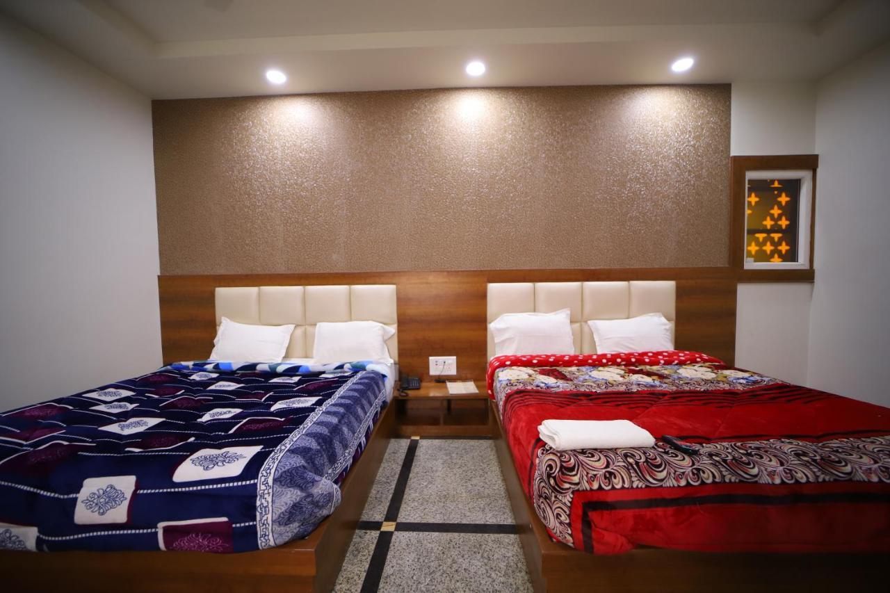 Hotel Royal Phoenix อัครา ภายนอก รูปภาพ