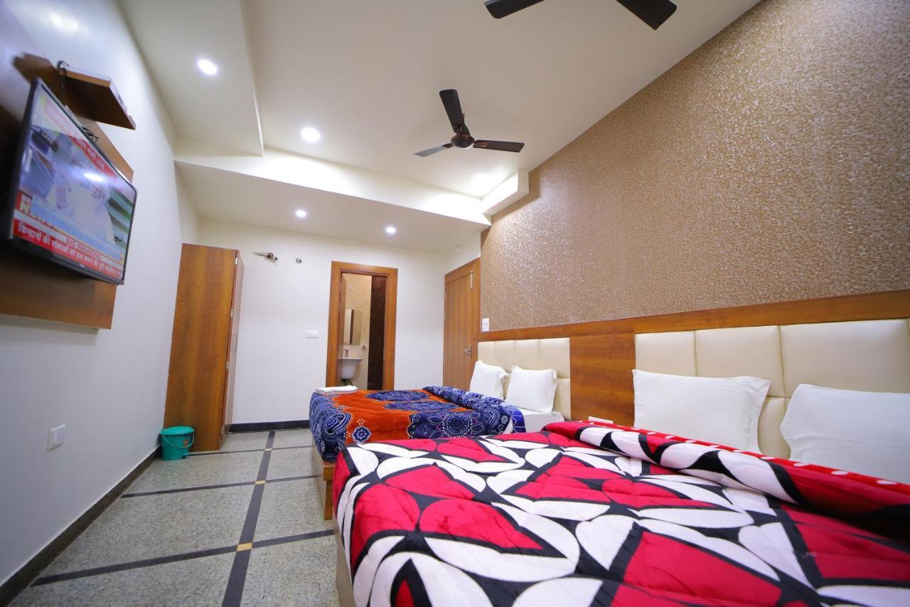 Hotel Royal Phoenix อัครา ภายนอก รูปภาพ