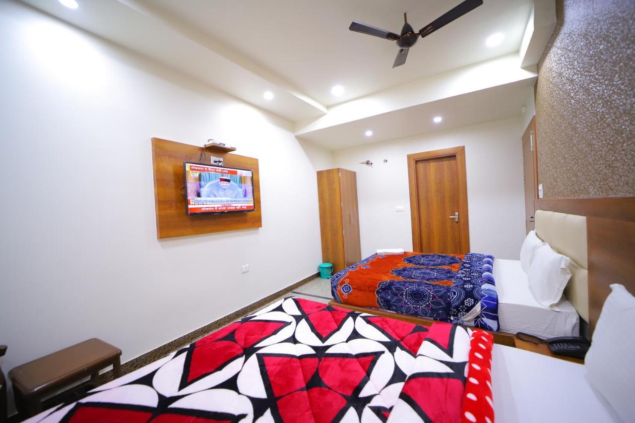 Hotel Royal Phoenix อัครา ภายนอก รูปภาพ