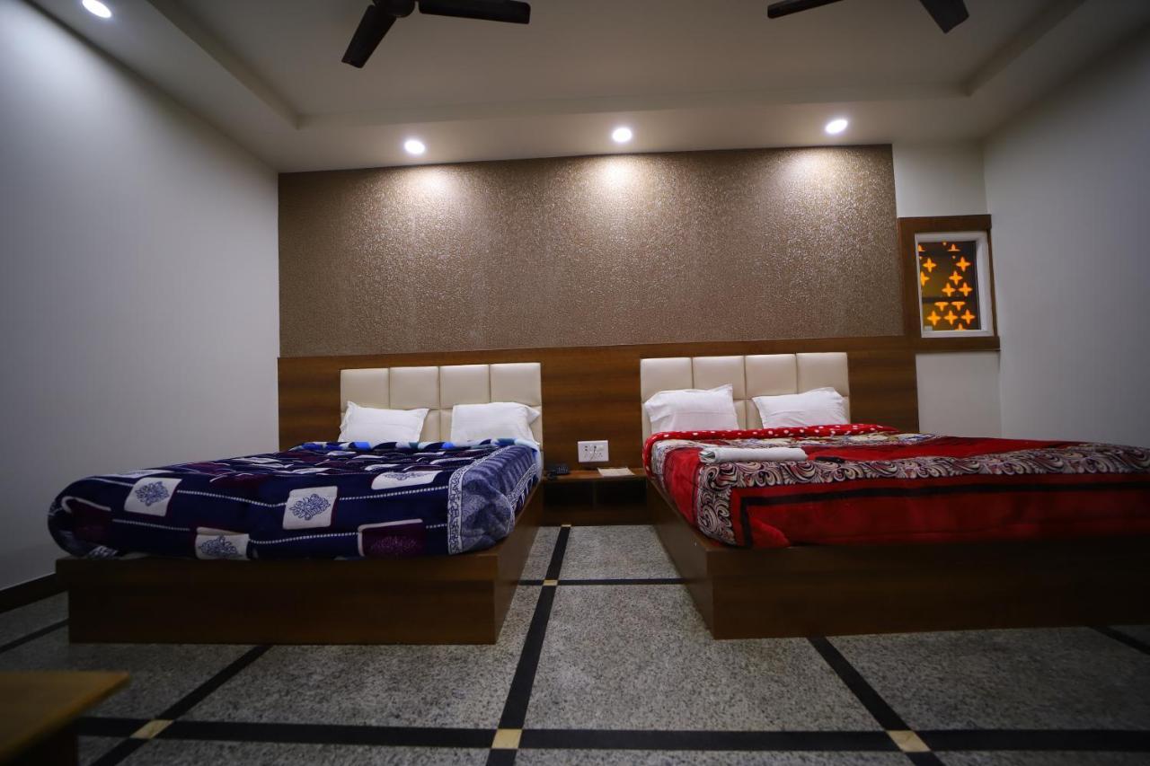Hotel Royal Phoenix อัครา ภายนอก รูปภาพ