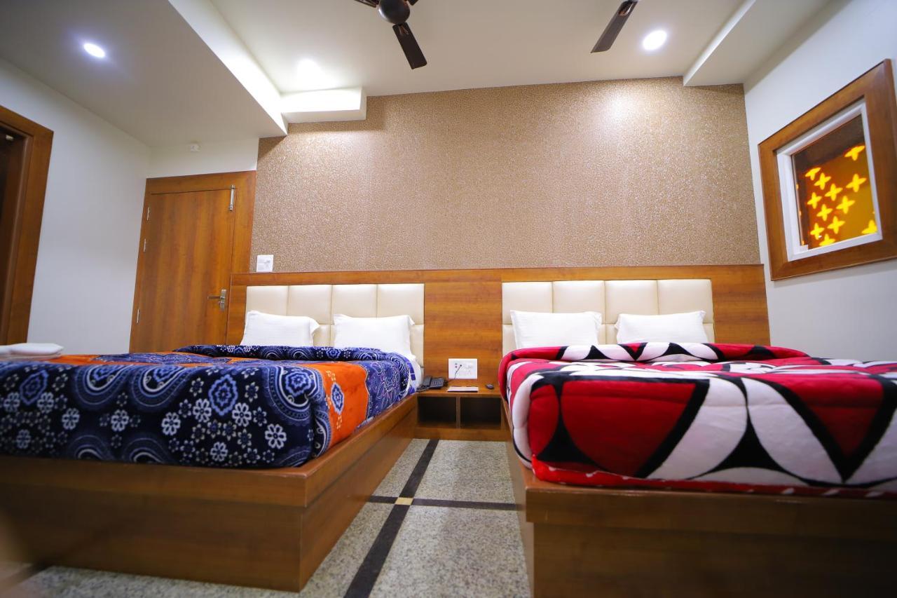 Hotel Royal Phoenix อัครา ภายนอก รูปภาพ