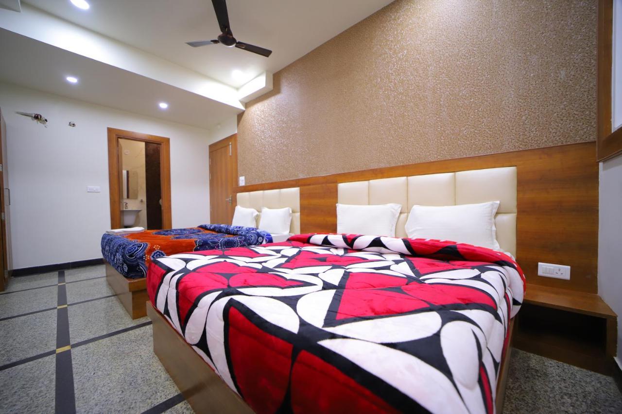 Hotel Royal Phoenix อัครา ภายนอก รูปภาพ