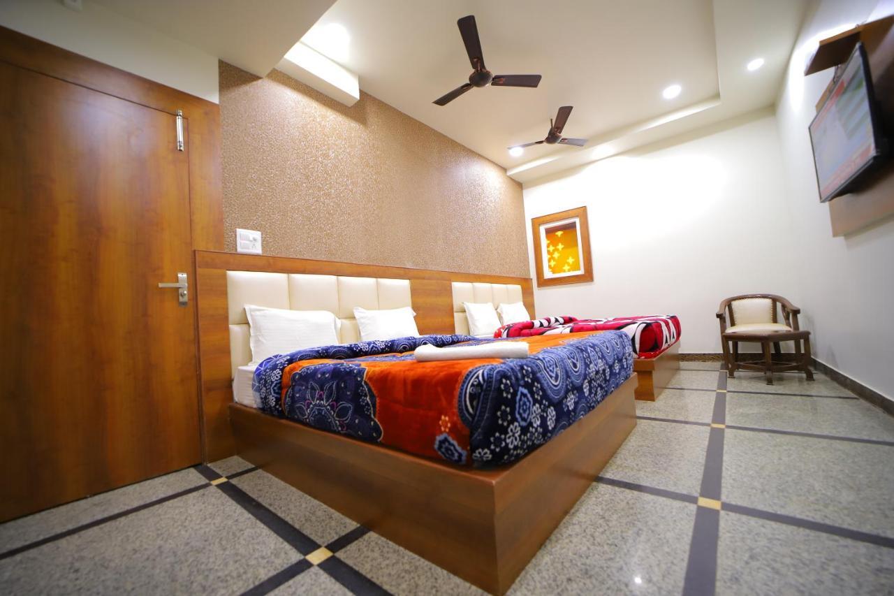 Hotel Royal Phoenix อัครา ภายนอก รูปภาพ