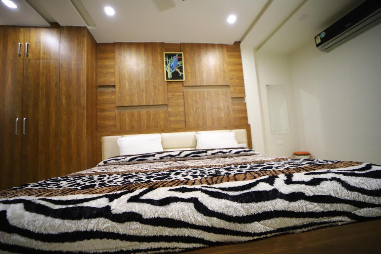 Hotel Royal Phoenix อัครา ภายนอก รูปภาพ