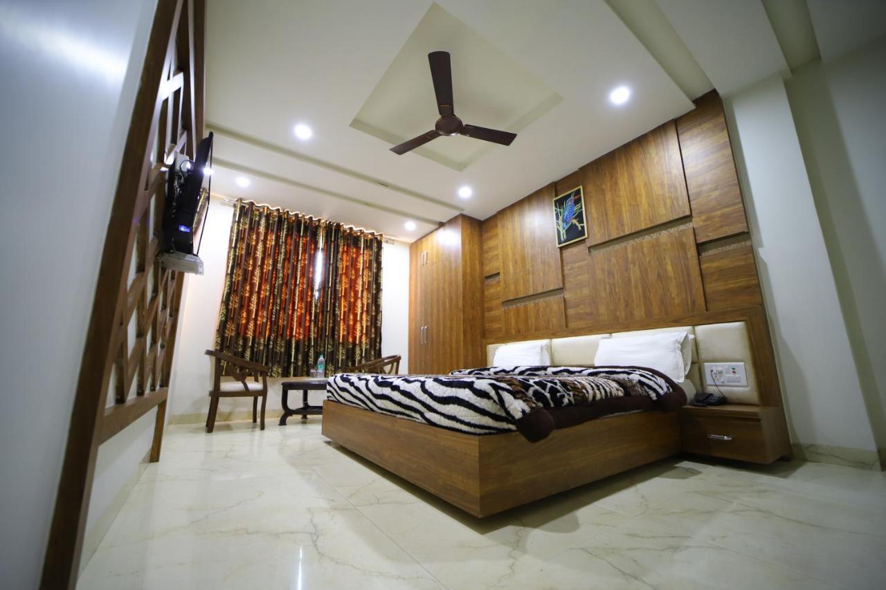 Hotel Royal Phoenix อัครา ภายนอก รูปภาพ