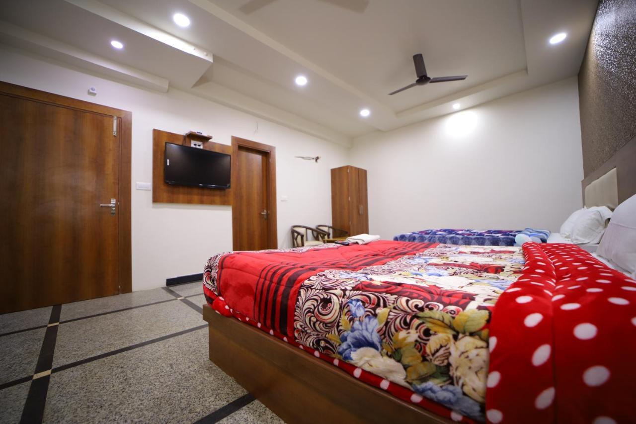 Hotel Royal Phoenix อัครา ภายนอก รูปภาพ